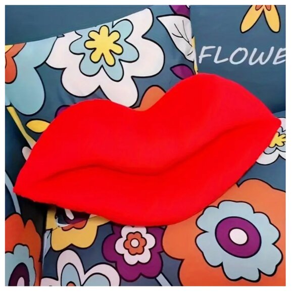 RED LIPS PILLOW - Picture 2 of 4